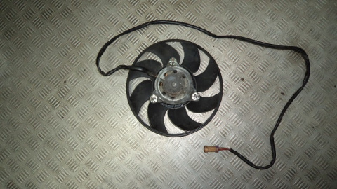 Wentylator chłodnicy VW Passat B5 1.6i 8V 97r