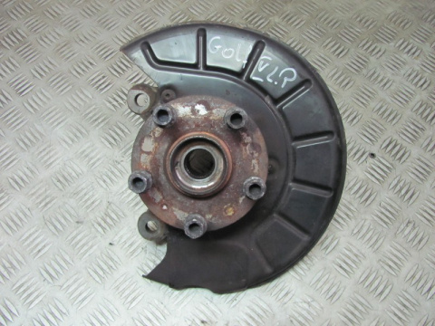 VW GOLF V 2,0 TDI 3D Zwrotnica L. P. piasta ABS