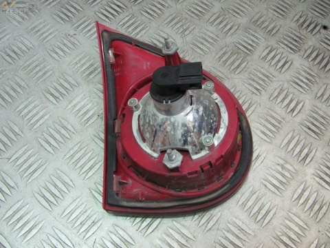 VW GOLF V 3D Lampa PT prawy tył klapa 1K6945108C