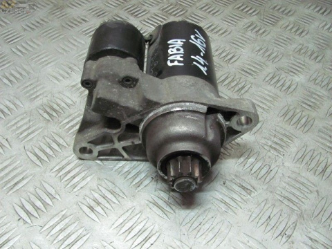 Rozrusznik silnika BOSCH Fabia 1,4i 16v 2001r