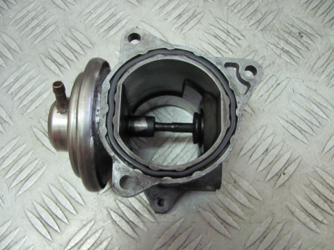 VW GOLF V 2,0 TDI 140 KM Zawór EGR 038129637D