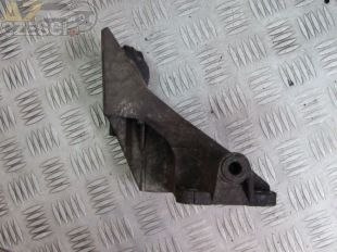 Łapa mocowanie silnika 90496674 Opel Omega B 2,5i V6 kombi 1997r