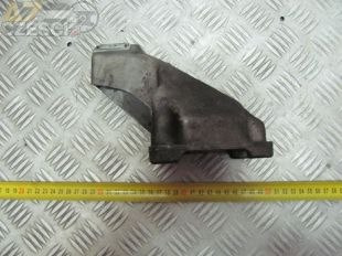 Łapa wspornik silnika 8D0199307G Volkswagen Passat B5 2,8i 30v V6 sedan 1998r