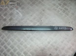 Listwa klapy tył oświetlenia tablicy rejestracyjnej tył Mercedes W210 2,3i 16v kombi 1997r