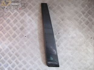 Listwa zewnętrzna słupka prawa Citroen C5 3,0i V6 5d liftback 2001r