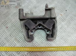 Poduszka wspornik silnika 90495515 Opel Vectra B 2,5i V6 5d liftback 1996r