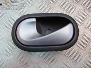 Klamka wewnętrzna drzwi lewy tył Renault Megane II 1.9 DCI 2007r Hatchback