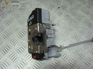 Zamek centralny drzwi lewy tył Peugeot 307 1.4i 16v 5D Hatchback 2006r po liftingu