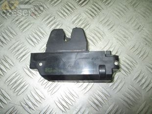 Zamek centralny klapy tył Peugeot 307 1.6i 16v 3D Hatchback 2001r