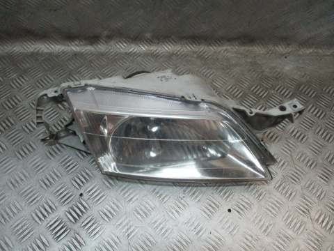 MAZDA PREMACY REFLEKTOR LAMPA PRAWA PRZEDNIA EU