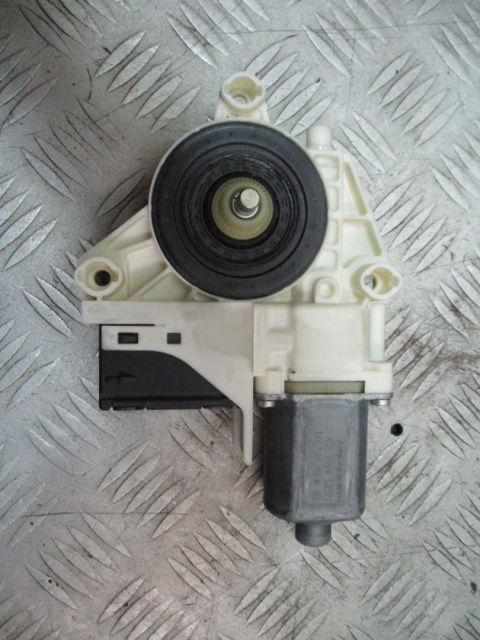 Silniczek podnoś. szyby P.T Renault Laguna III 09r 827300001R