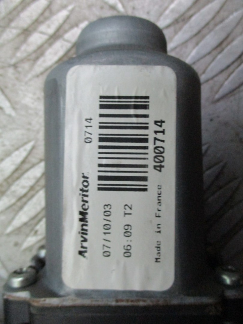 Silniczek podnośnika szyby PP Primera P12 2004r