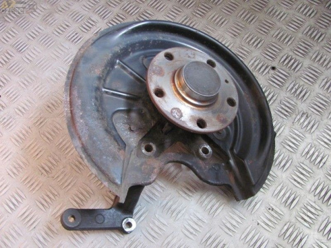 VW GOLF V 2,0 TDI 3D Zwrotnica P.T. piasta ABS