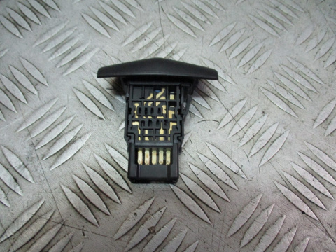 Włącznik świateł awaryjnych Nissan Primera P12 04r