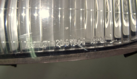 KIERUNKOWSKAZ LEWY PRZÓD MITSUBISHI SPACE GEAR