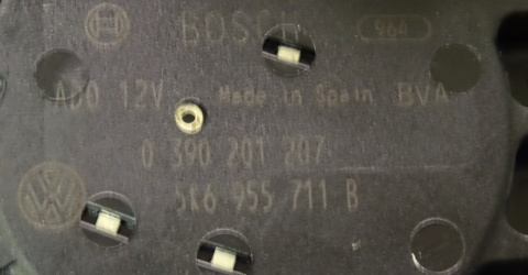 SILNICZEK WYCIERACZKI TYŁ VW POLO GOLF 5K6955711B