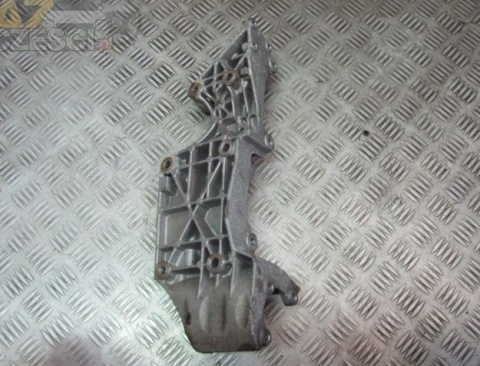 Łapa podstawa wspornik alternatora 06A903143P Seat Toledo 1,8i 20v 5d sedan 2000r
