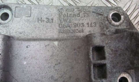Łapa podstawa wspornik alternatora 06A903143P Seat Toledo 1,8i 20v 5d sedan 2000r