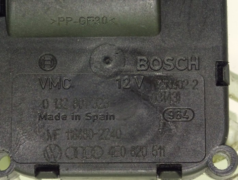 SILNICZEK NAGRZEWNICY 4E0820511 AUDI A8 D3