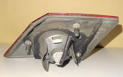 HONDA CITY LAMPA LEWA TYŁ W KLAPĘ P5513L