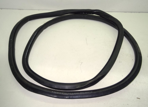 USZCZELKA DRZWI TYŁ VW PASSAT B7 3C9867913B