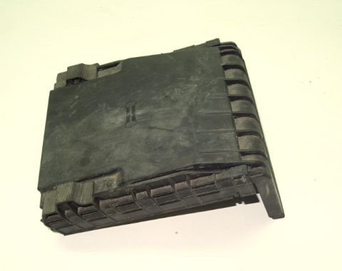 A3 GOLF TOURAN POKRYWA SKRZYNKI 1K0937132F