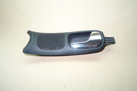 AUDI A4 B5 KLAMKA DRZWI PRZÓD PRAWA 8D0837020