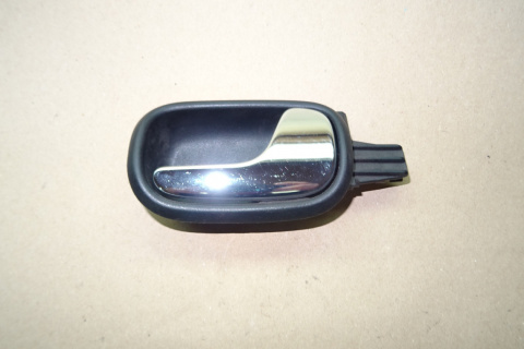 AUDI A4 B5 KLAMKA WEWNĘTRZNA PRAWY TYŁ 8D0839020