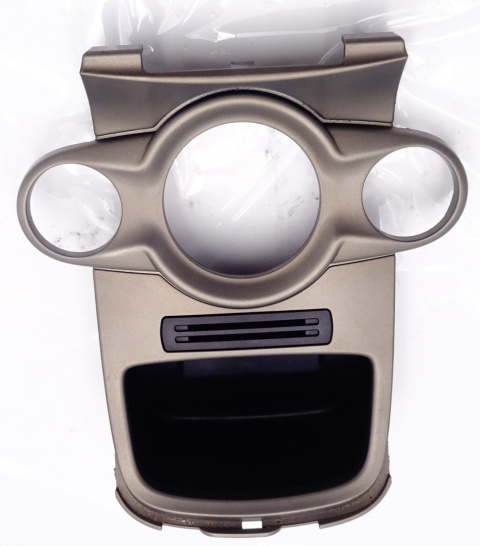 FIESTA MK7 RAMKA PANELU KLIMATYZACJI 8A6118D422AFW