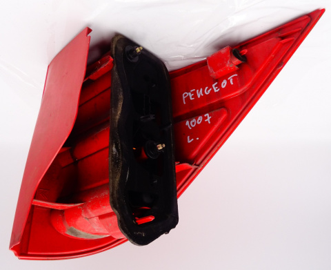 PEUGEOT 1007 LAMPA LEWY TYŁ EU