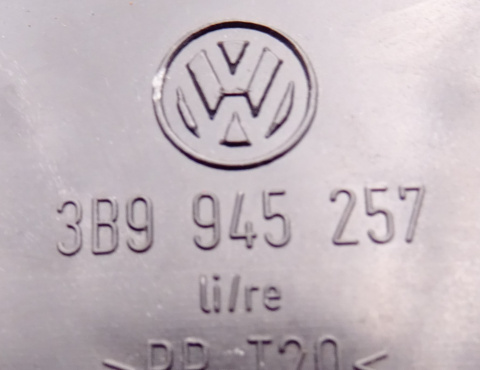 WKŁAD LAMPY TYŁ 3B9945257 VW PASSAT B5 KOMBI