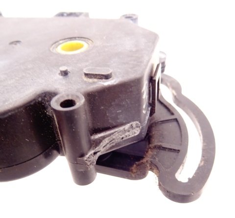 AVENSIS VERSO SILNICZEK NAWIEWU 063700-8600 OPIS !