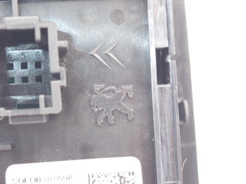 RIFTER BERLINGO DOBLO COMBO przełącznik panel szyb kierowcy 98421760 IGŁA