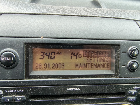 NISSAN MICRA K12 WYŚWIETLACZ RADIA ZEGAREK TERMOMETR KOMPUTER