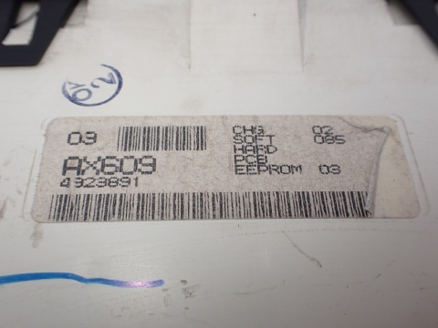 NISSAN MICRA K12 WYŚWIETLACZ RADIA ZEGAREK TERMOMETR KOMPUTER