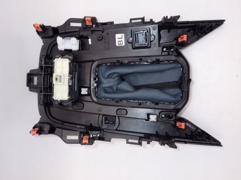 COROLLA E21 LIFT OD 2024 RAMKA OSŁONA MIESZKA TUNELU ŚRODKOWEGO - JAK NOWA