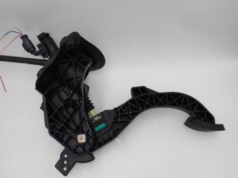 BERLINGO DOBLO COMBO PROACE pedał sprzęgłą wysprzęglik JAK NOWY 98208861800