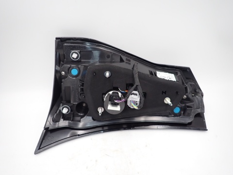 Toyota Yaris Cross LAMPA LEWY TYŁ KLAPA LED 815900DB70 - JAK NOWA OE EU