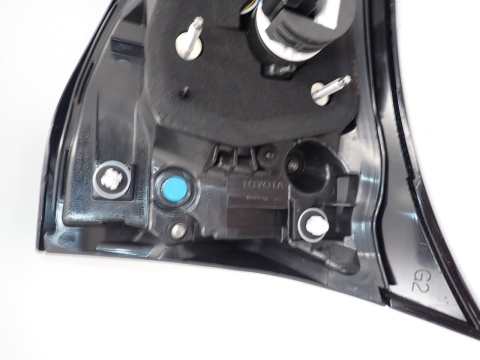 Toyota Yaris Cross LAMPA LEWY TYŁ KLAPA LED 815900DB70 - JAK NOWA OE EU