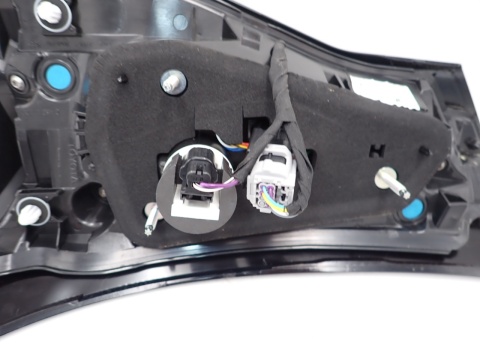 Toyota Yaris Cross LAMPA LEWY TYŁ KLAPA LED 815900DB70 - JAK NOWA OE EU