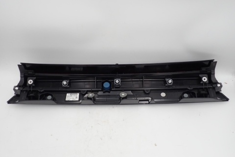 Toyota Yaris Cross LAMPA TYŁ KLAPA BLENDA ZNACZEK 768010D760 JAK NOWA OE EU