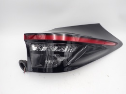 Toyota Yaris Cross LAMPA PRAWY TYŁ BŁOTNIK LED 815500DE20 - JAK NOWA OE EU