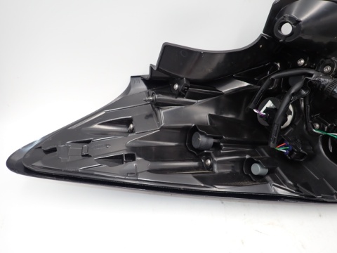 Toyota Yaris Cross LAMPA PRAWY TYŁ BŁOTNIK LED 815500DE20 - JAK NOWA OE EU