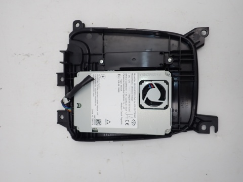 Toyota Yaris Cross ŁADOWARKA INDUKCYJNA 861C00D020 JAK NOWA ORYGINAŁ EUROPA