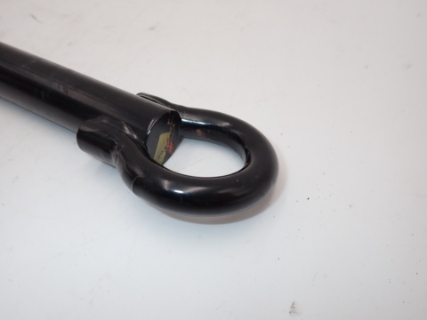 TOYOTA COROLLA CROSS UCHO WKRĘTKA HAK HOLOWNICZY OE