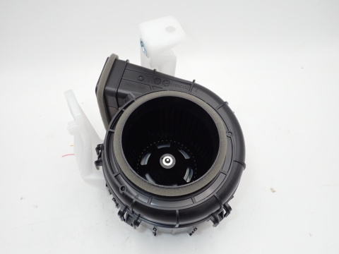 TOYOTA COROLLA E21 XII SEDAN WENTYLATOR DMUCHAWA BATERII AKUMLATORA TRAKCYJNEGO G923012020 - JAK NOWA