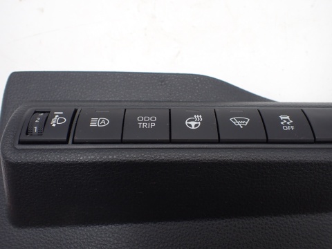 TOYOTA COROLLA E21 LIFT 24- osłona panel przycisków światła ogrzewanie ODO - JAK NOWY OE EU 5543202800