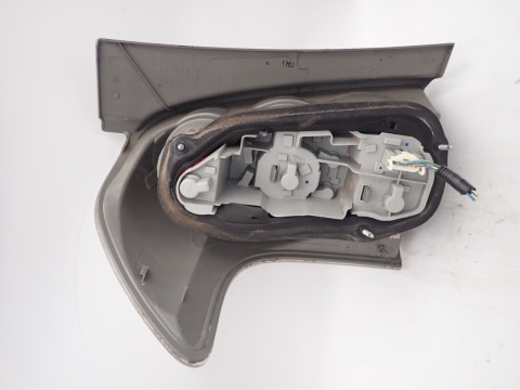 TOYOTA COROLLA VERSO LIFT lampa prawy tył PT0F-01 OF-01 FARBA kpl + wkład OE EUROPA