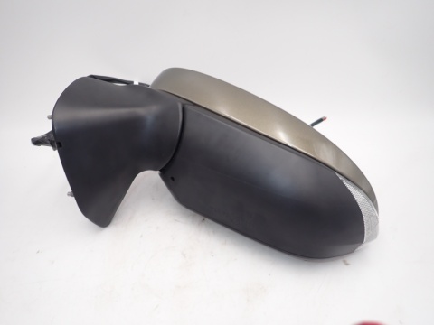 TOYOTA YARIS CROSS LUSTERKO LEWE 8 PIN KOD 10202200 LAKIERU 6X1 - JAK NOWE OE EUROPA