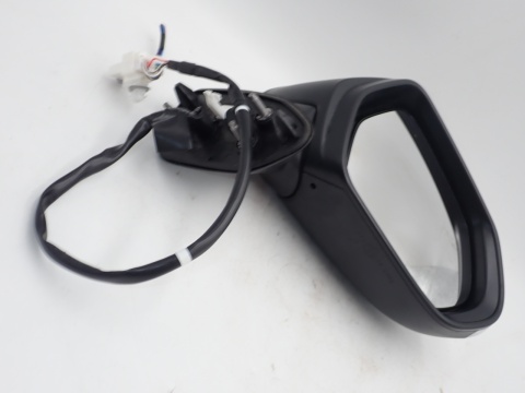 TOYOTA YARIS CROSS LUSTERKO PRAWE 8 PIN KOD 10201200 LAKIERU 6X1 - JAK NOWE OE EUROPA